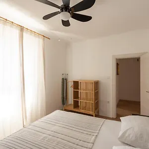 https://apartment-pula-center-52100.pula-hotels.org